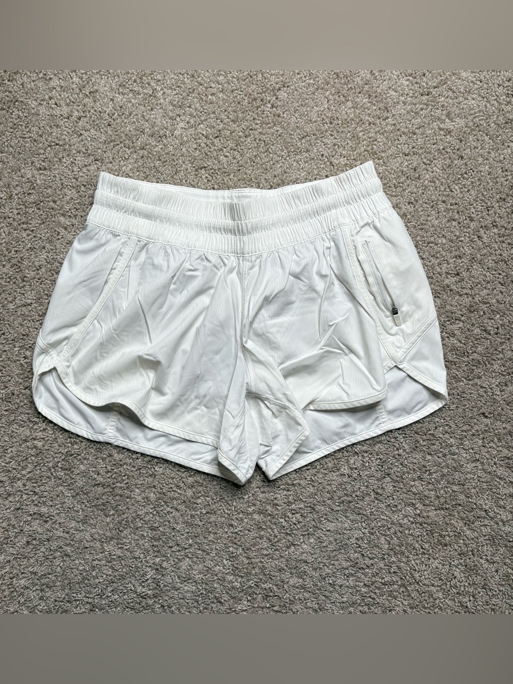 Lululemon Tracker Short V *4"